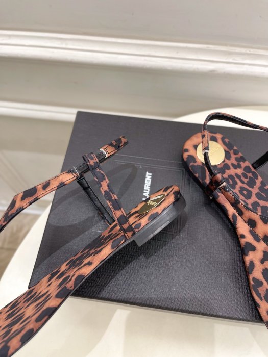 Сандалии женские фото 8