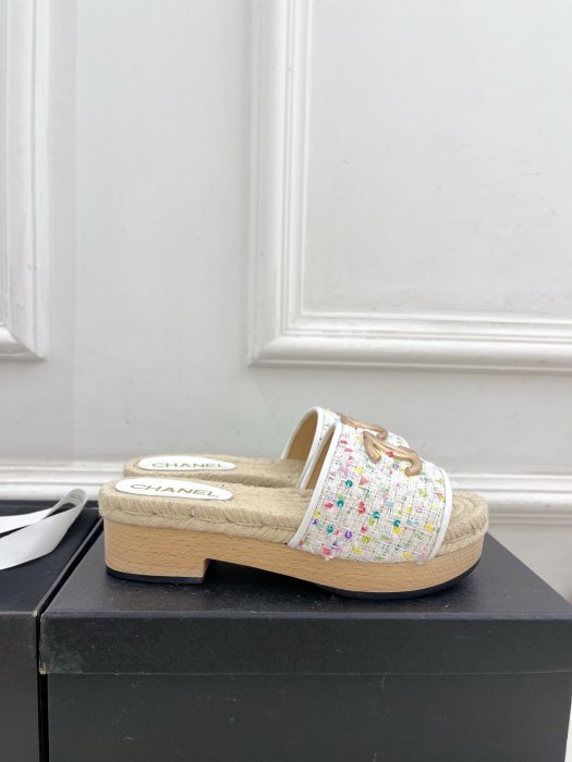 Шлепанцы женские фото 4