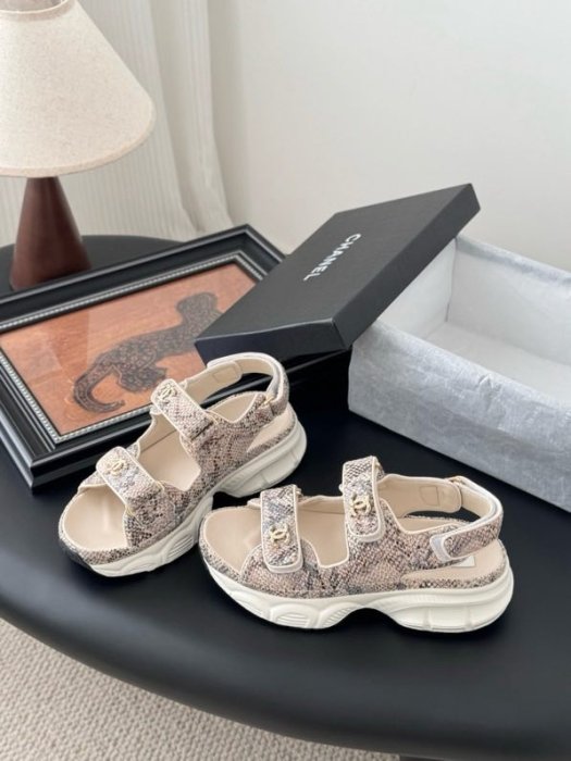 Сандалии женские