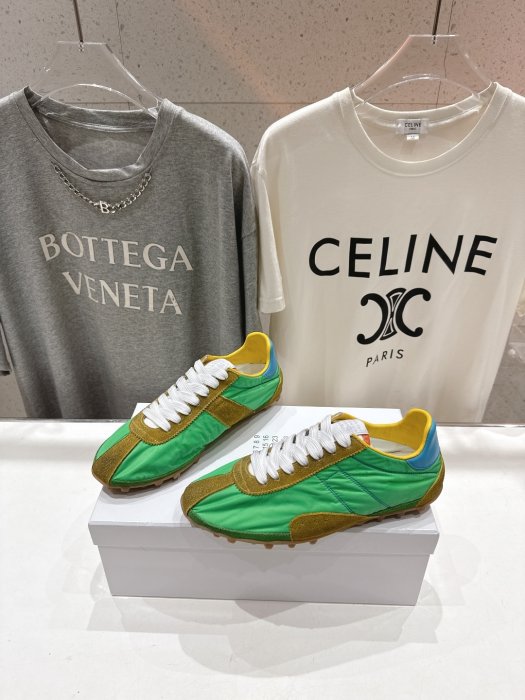 Кросівки фото 3