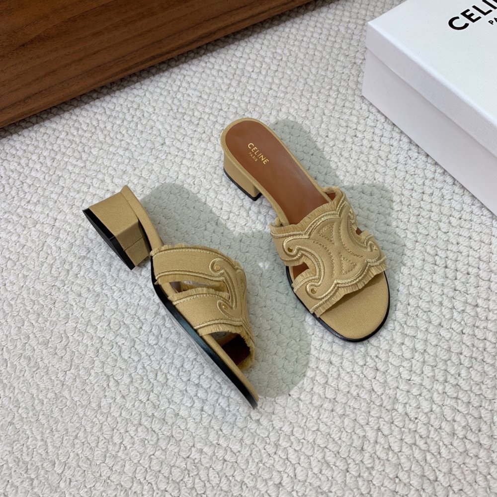 Шлепанцы женские фото 2