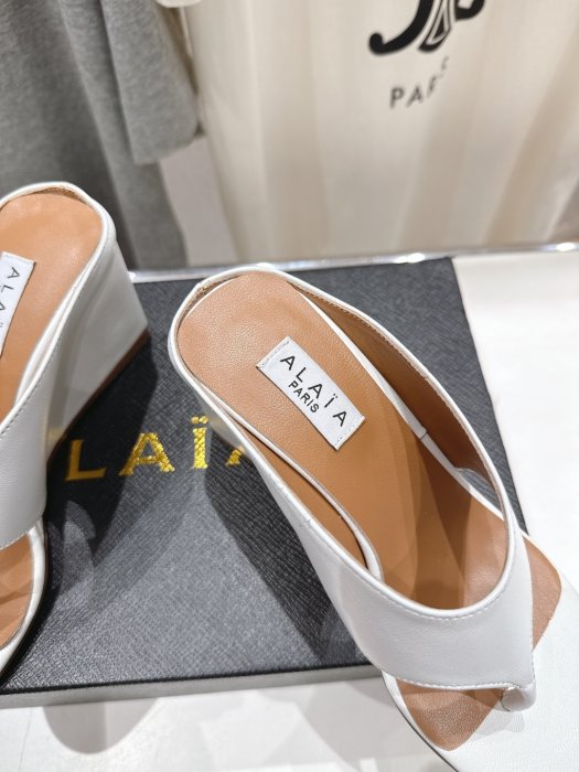 Босоножки фото 6