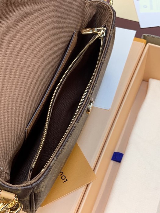 A bag women's Wallet On Chain Ivy 23 cm фото 4