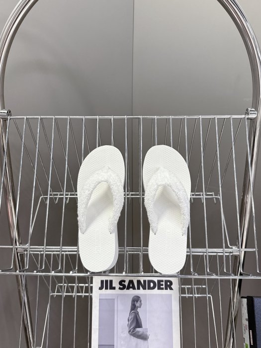 Шлепанцы фото 6