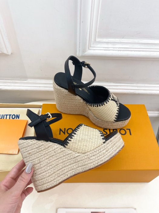 Босоножки фото 4