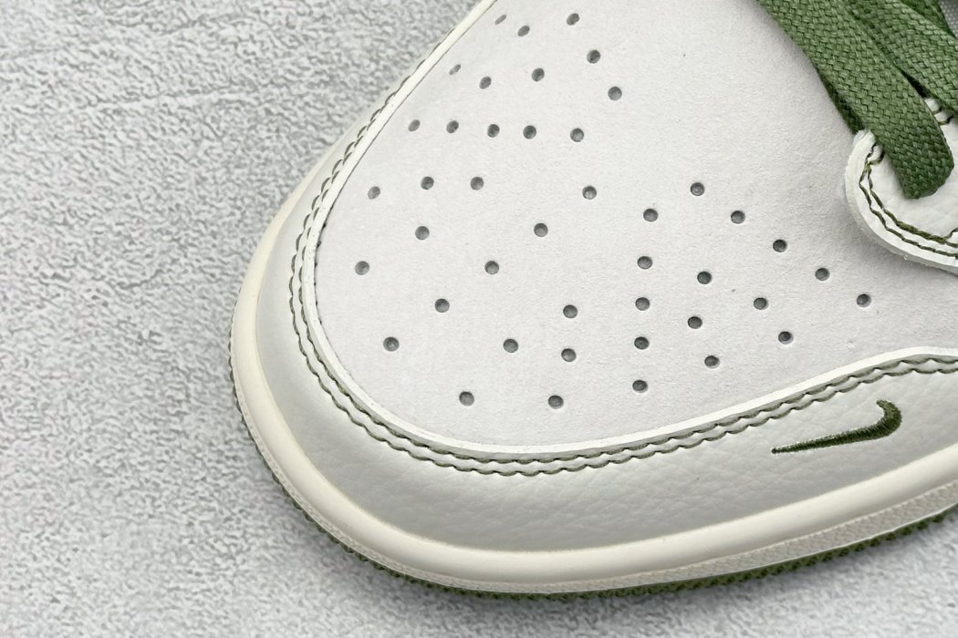 Кроссовки Travis Scott x Nike Air Jordan 1 Low x Supreme фото 7