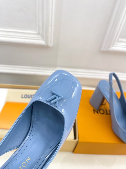 Босоножки фото 6