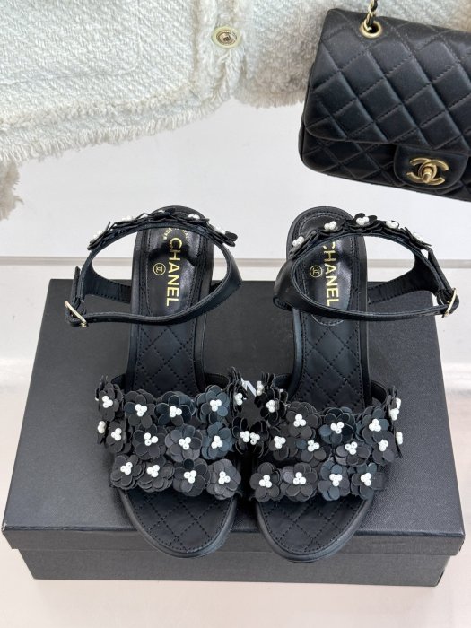 Босоножки фото 4