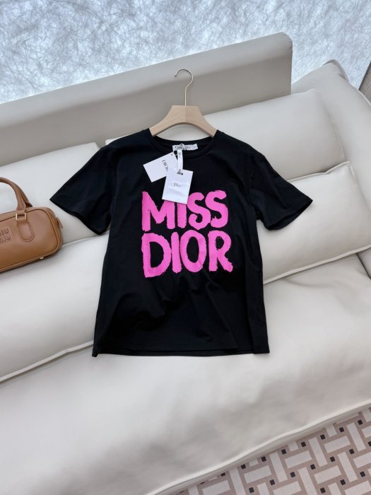 T-shirt women's фото 3