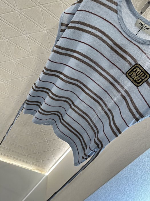 T-shirt women's фото 5