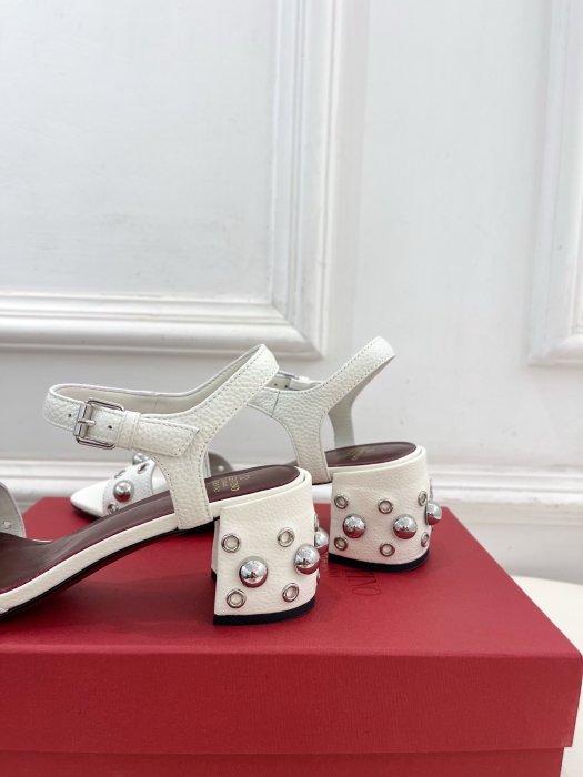 Босоножки фото 8