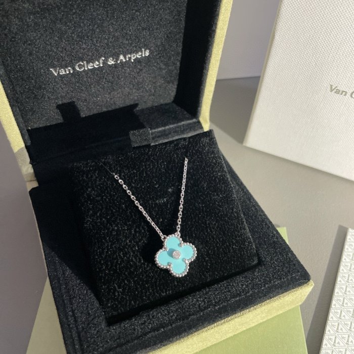 Necklace фото 3