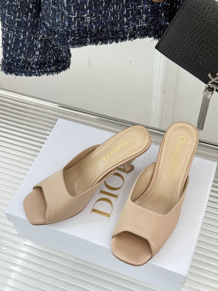 Босоножки фото 2