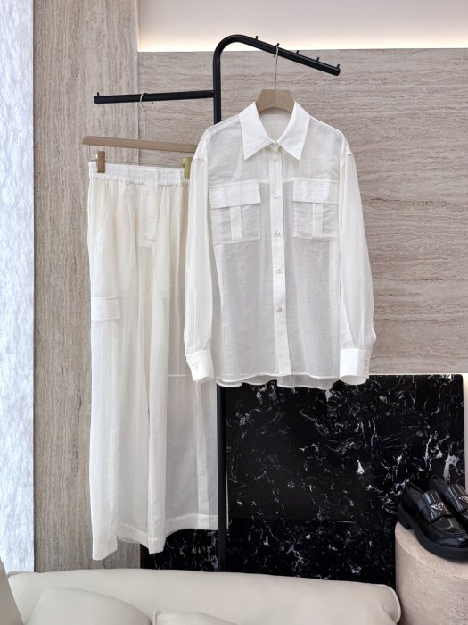 Костюм женский