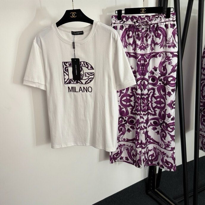 Костюм женский