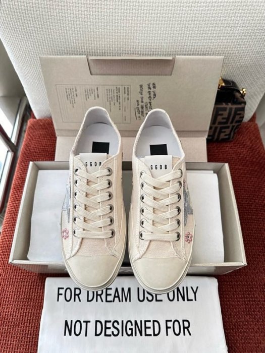 Кроссовки фото 6