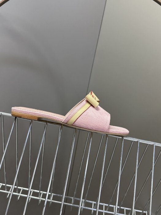 Шлепанцы фото 5