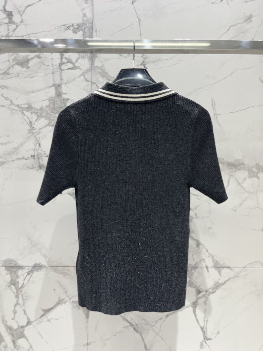 Футболка жіноча фото 8