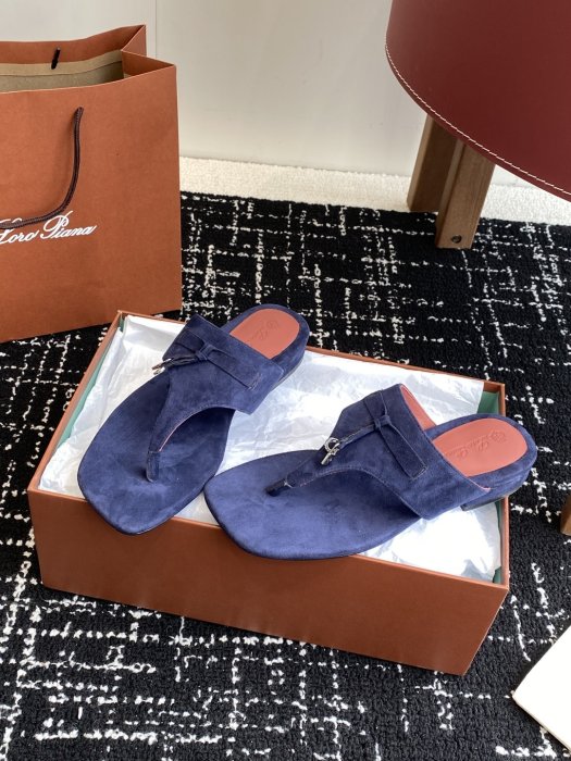 Шлепанцы фото 3