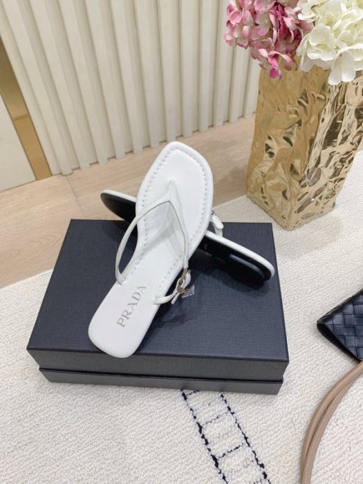 Шлепанцы женские фото 5