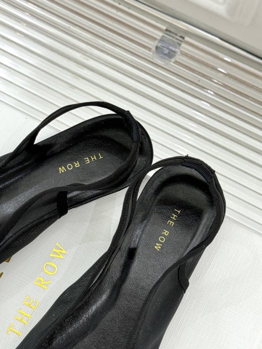 Босоніжки фото 8