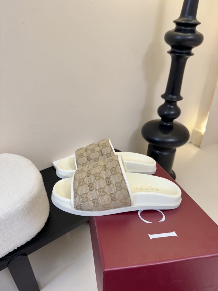 Шлепанцы женские фото 5