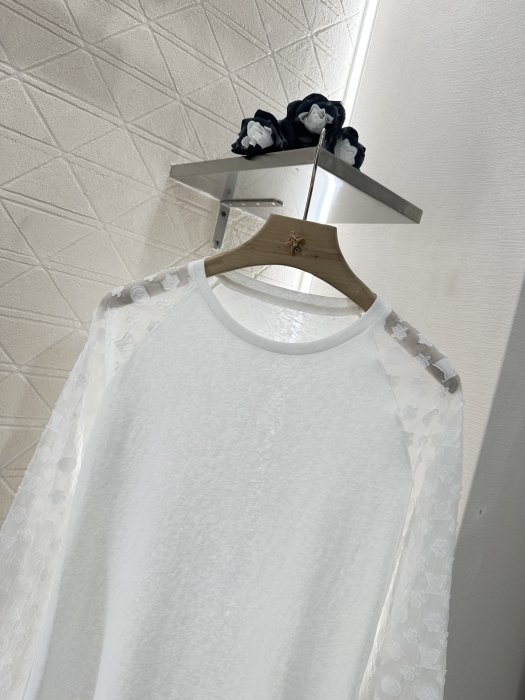 Футболка жіноча фото 3