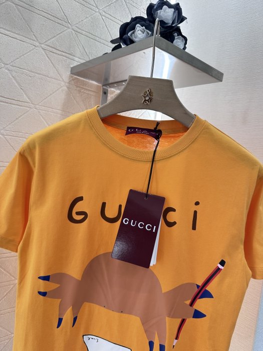 T-shirt women's фото 3