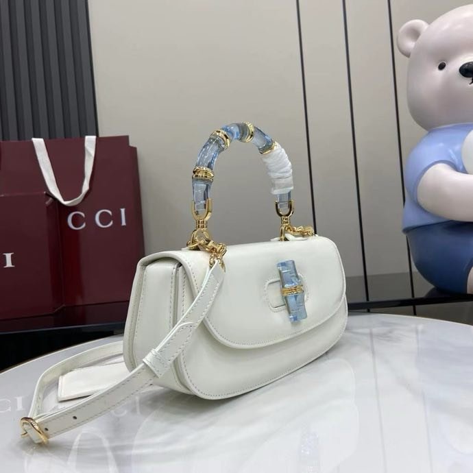 Сумка кожаная Gucci Bamboo Diva 26 см фото 2