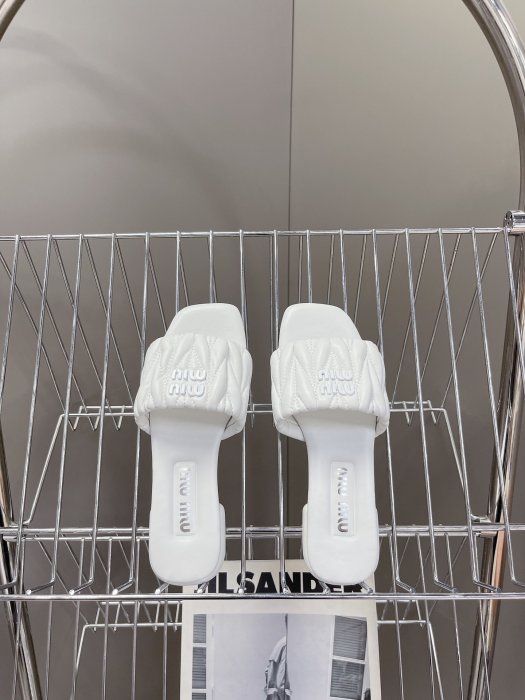 Шлепанцы фото 6