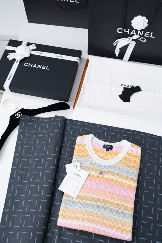 Футболка жіноча фото 2