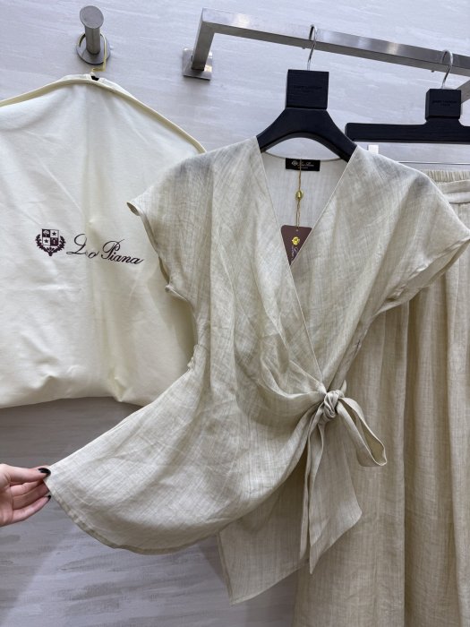 Костюм жіночий фото 4