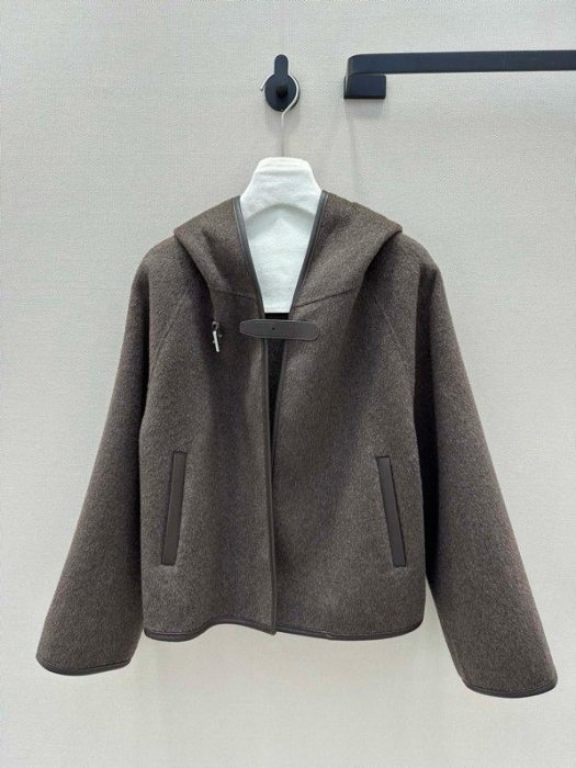 Coat women's