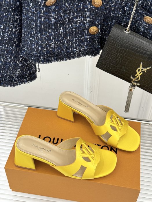 Босоножки фото 3