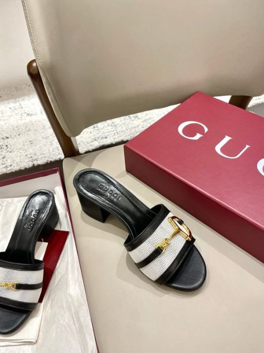 Босоножки фото 4