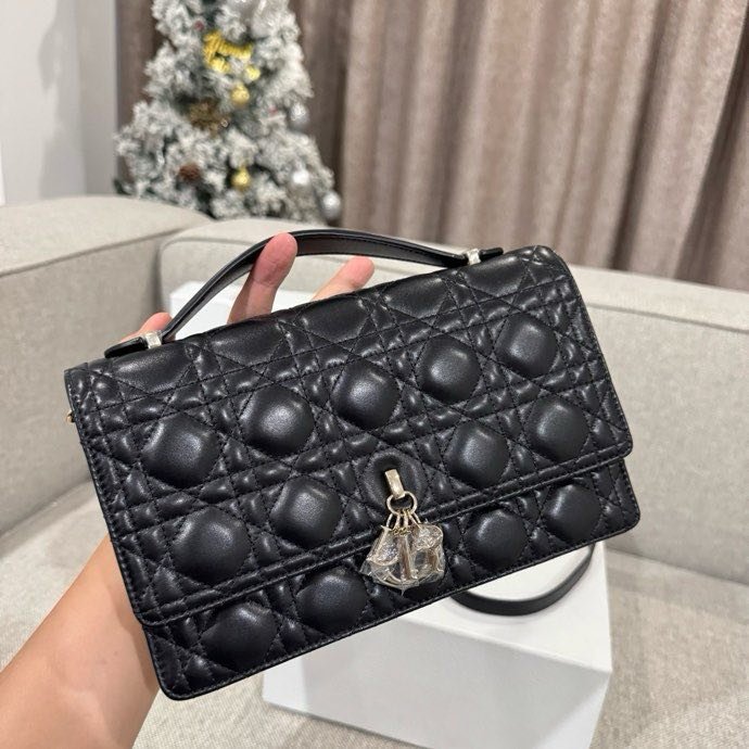 Сумка Miss Dior кожаная женская 24 см фото 6