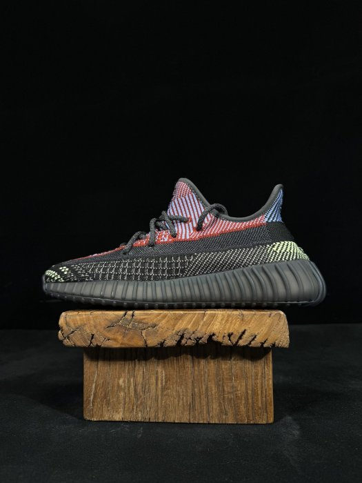 Кросівки Yeezy 350V2