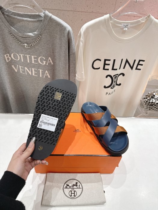 Шлепанцы женские фото 9