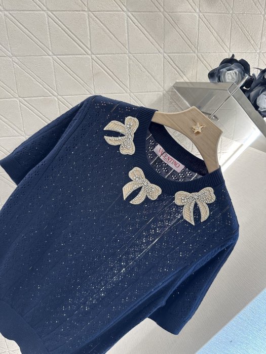 T-shirt women's фото 3