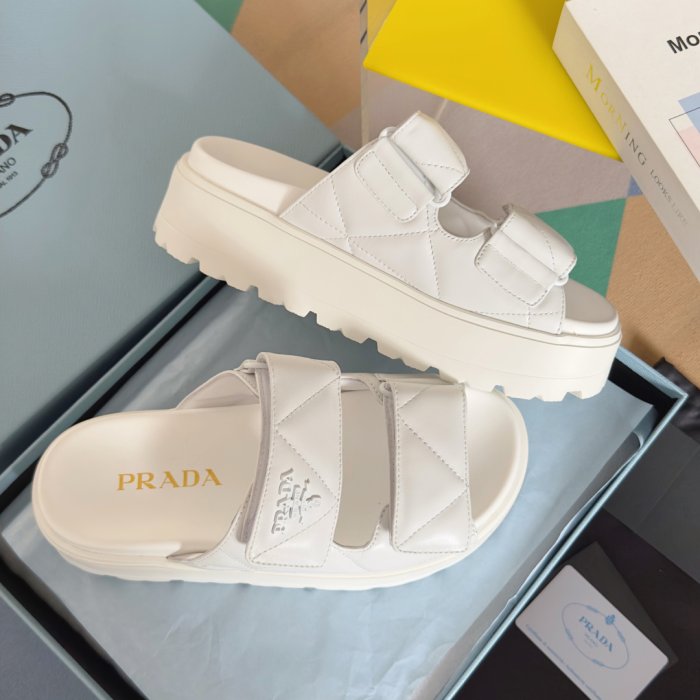 Шлепанцы фото 6