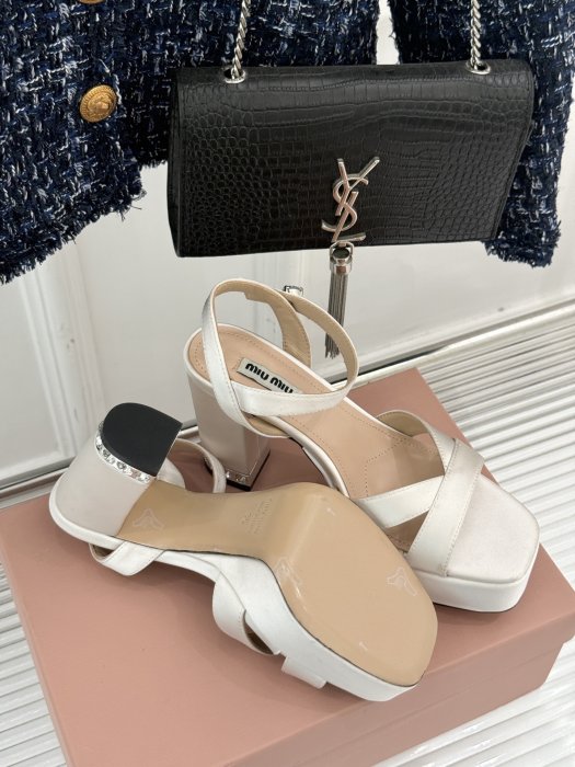 Босоножки фото 9