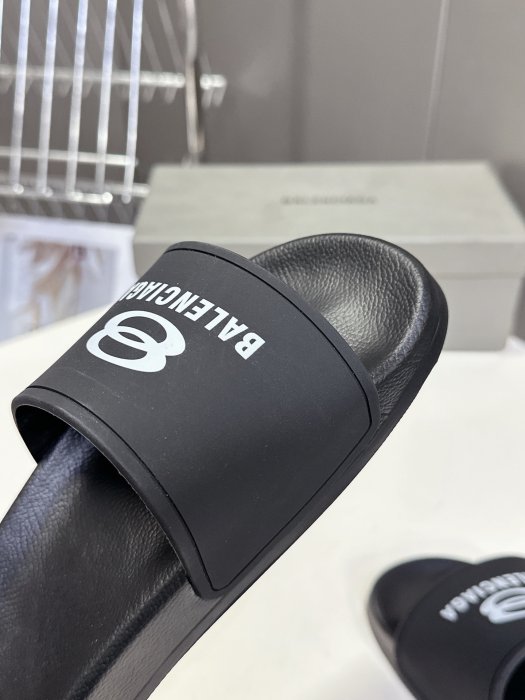 Шлепанцы фото 7