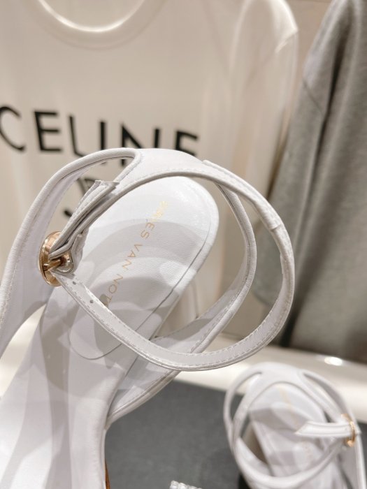 Босоножки фото 8