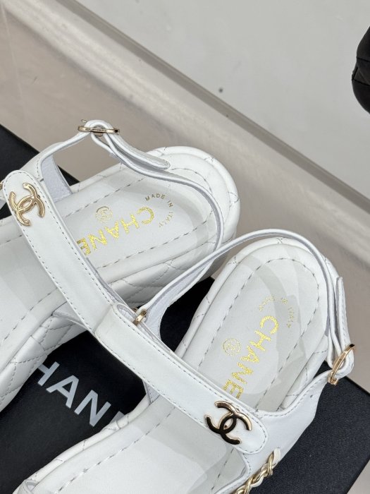 Шлепанцы фото 8