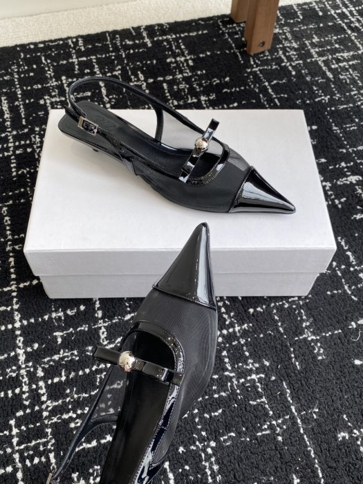 Босоножки фото 5