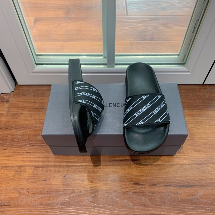 Шлепанцы фото 2