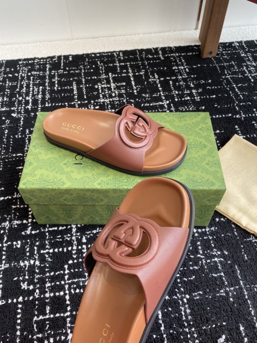 Шлепанцы фото 6