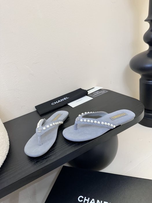 Шлепанцы женские фото 3