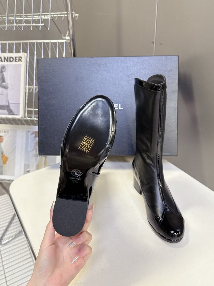 Сапоги женские фото 9