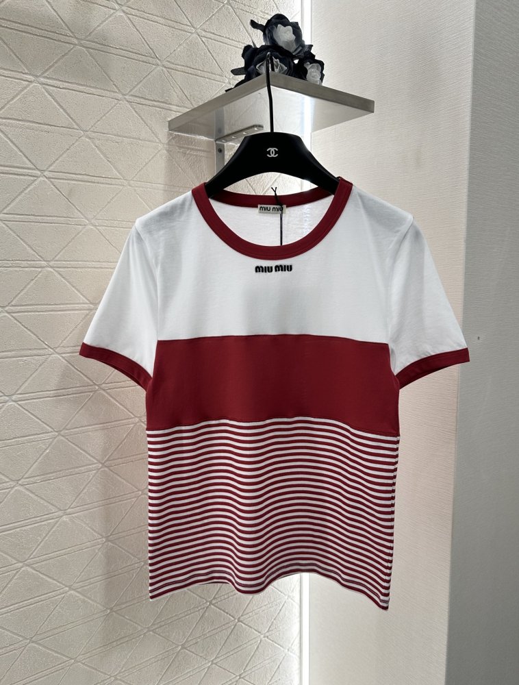 Футболка жіноча